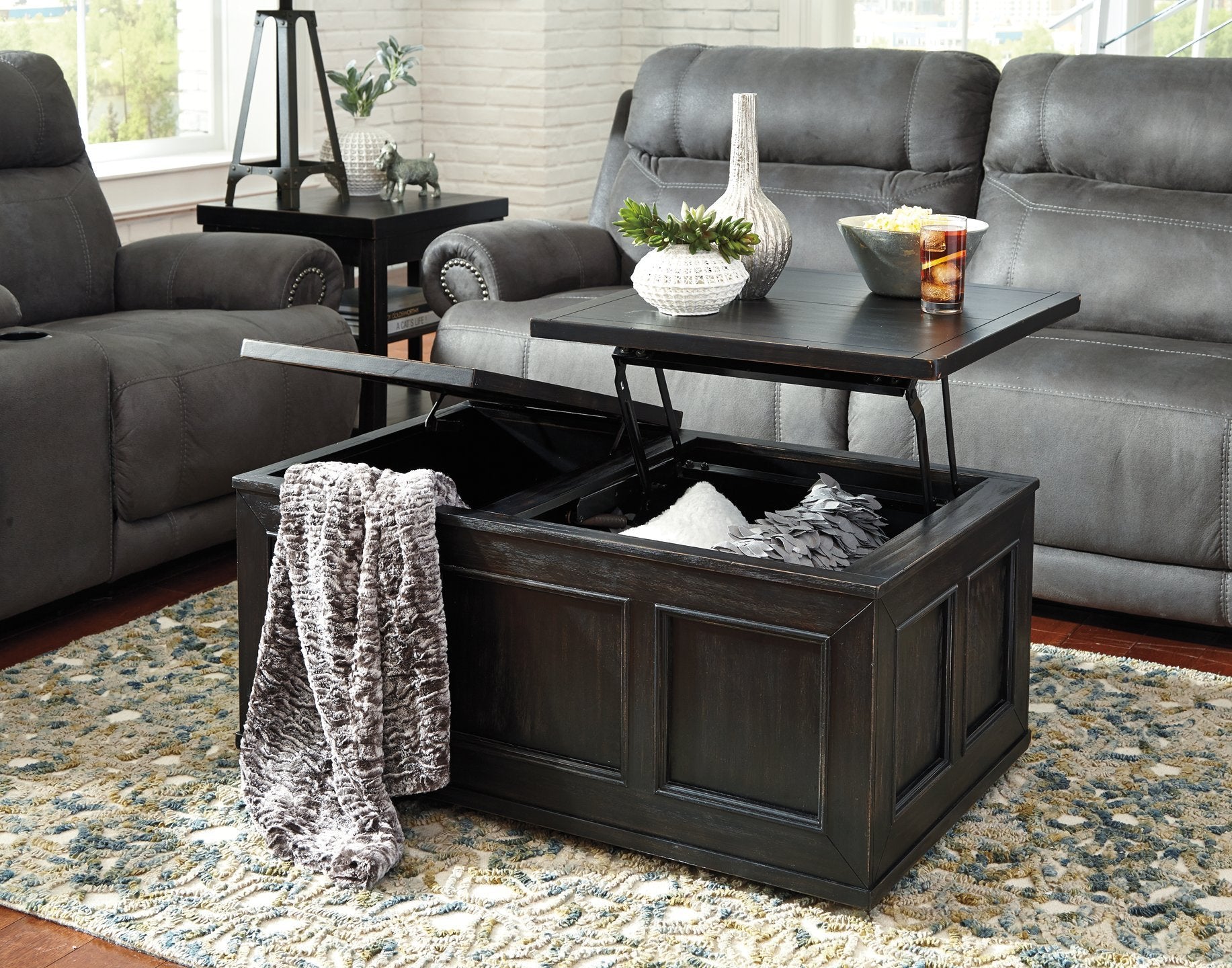 Gavelston Signature Design by Ashley Cocktail Table Lift