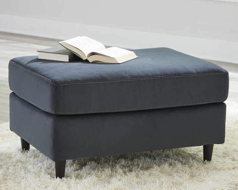 Kennewick Signature Design by Ashley Ottoman image