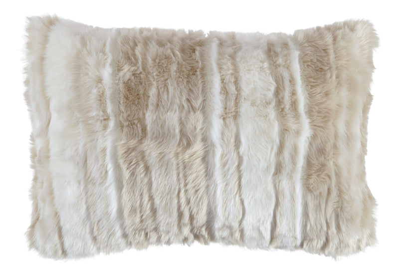 Amoret Pillow (Set of 4) - Dream Furniture Outlet