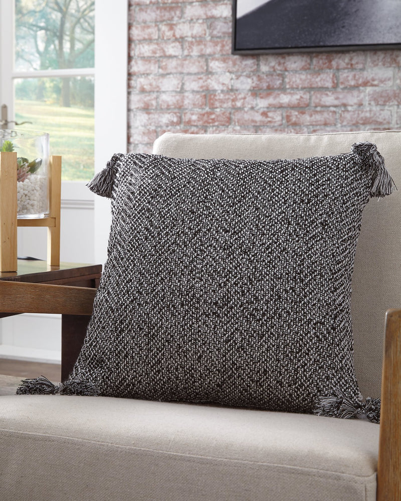 Riehl Signature Design by Ashley Pillow Set of 4 image