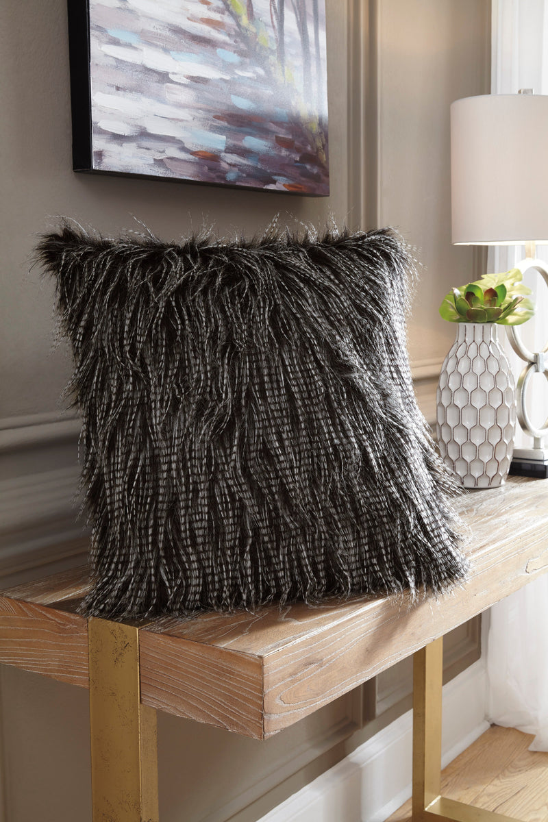 Ryley Pillow (Set of 4) - Dream Furniture Outlet