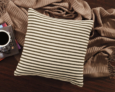 Yates Signature Design by Ashley Pillow Set of 4 image