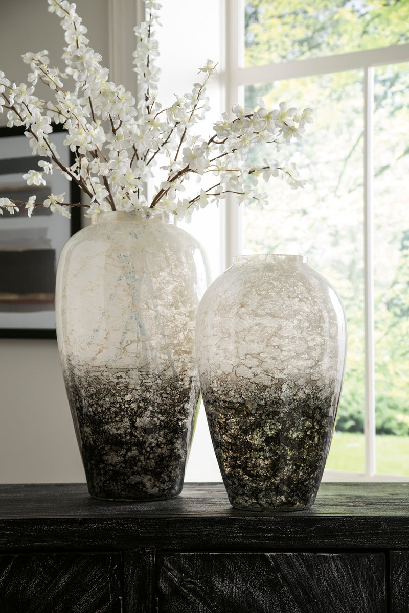 Mirielle Vase - Dream Furniture Outlet