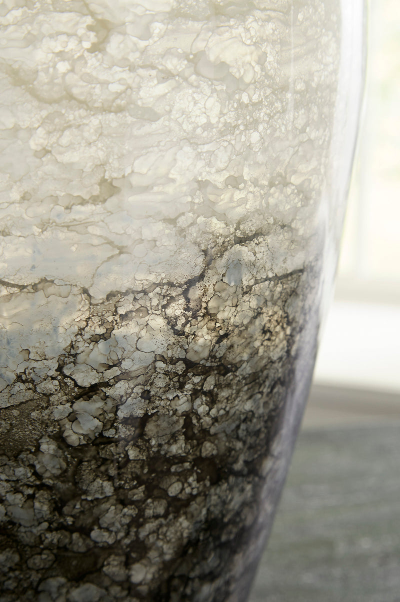 Mirielle Vase - Dream Furniture Outlet