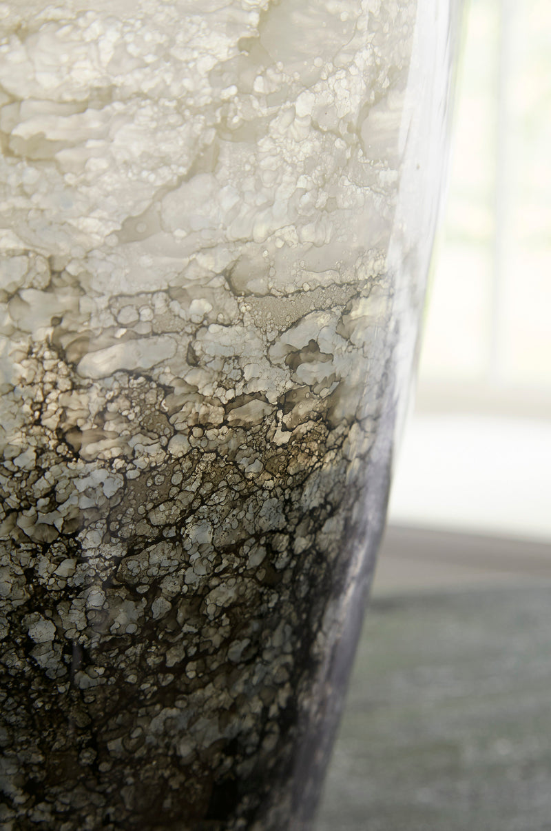 Mirielle Vase - Dream Furniture Outlet
