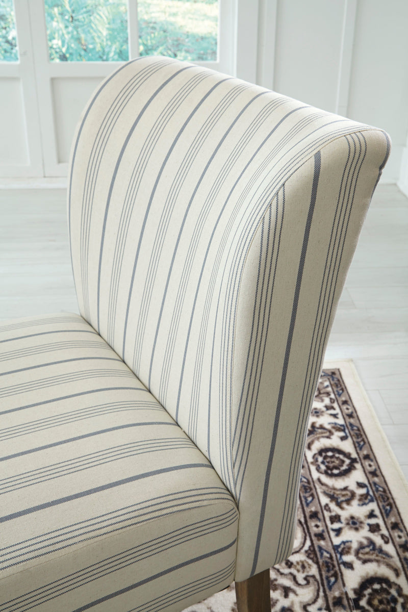 Triptis Accent Chair - Dream Furniture Outlet