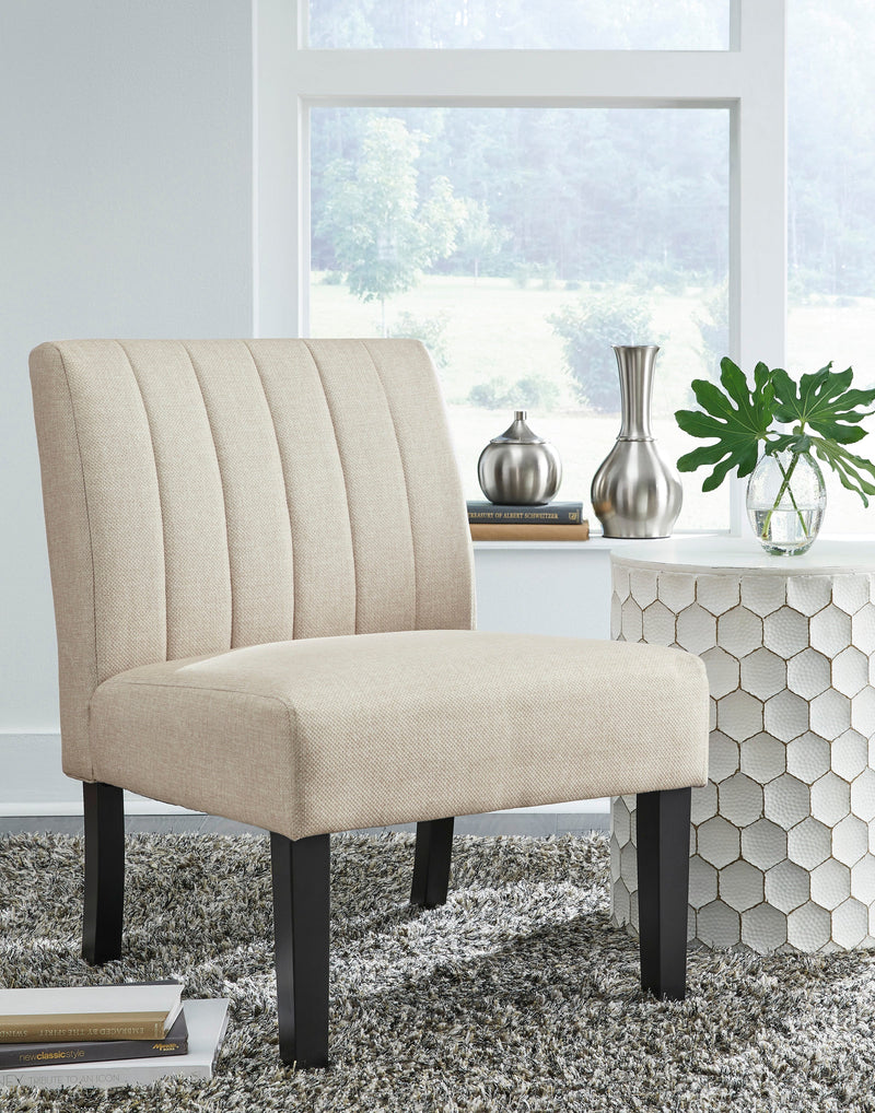 Hughleigh Accent Chair - Dream Furniture Outlet