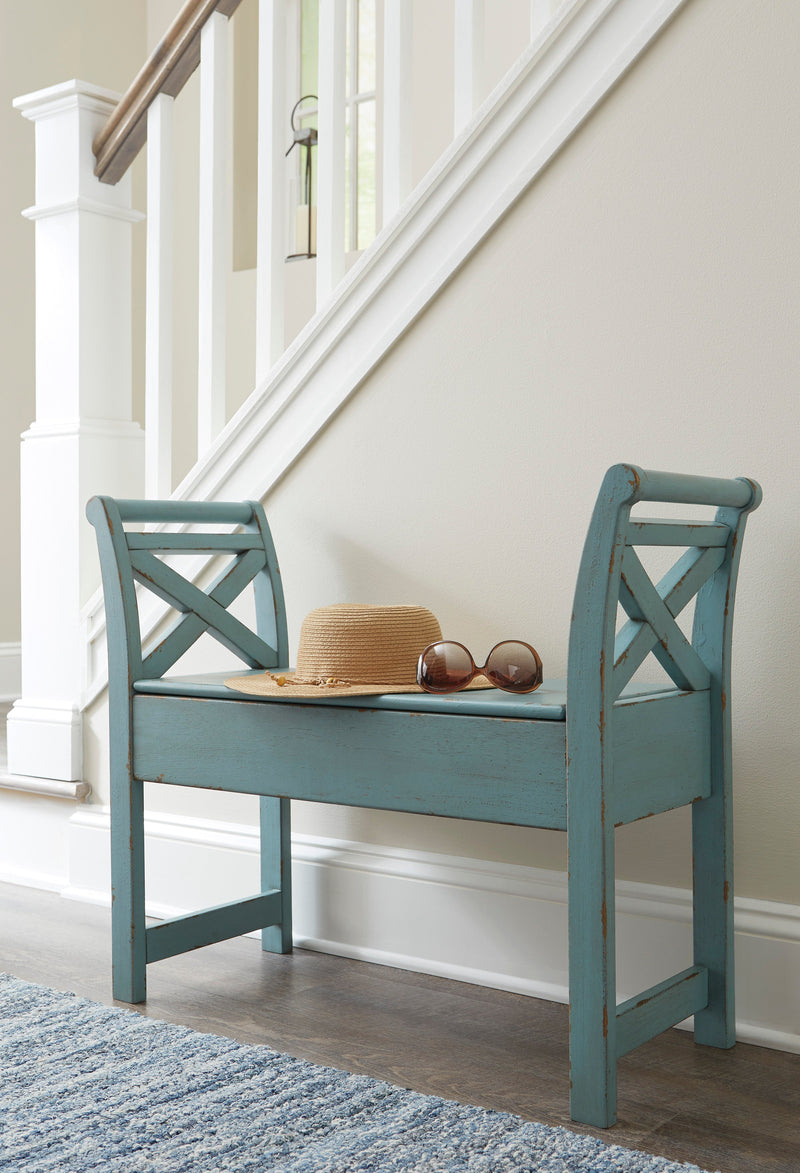 Heron Ridge Accent Bench - Dream Furniture Outlet