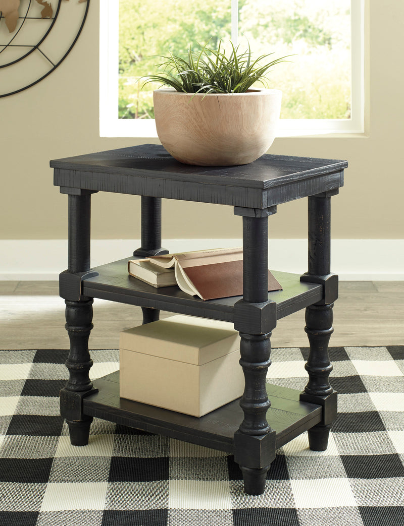 Dannerville Accent Table - Dream Furniture Outlet