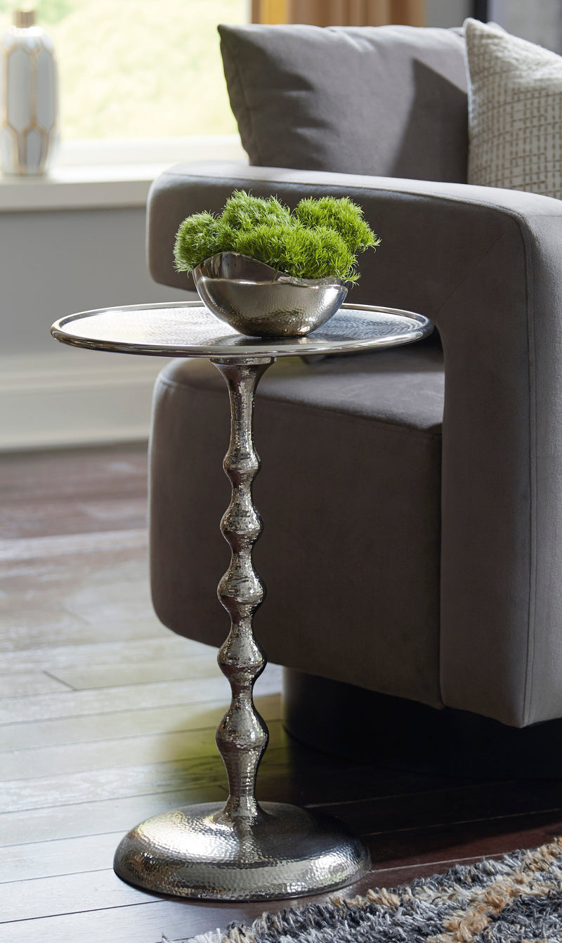 Chaseton Accent Table - Dream Furniture Outlet
