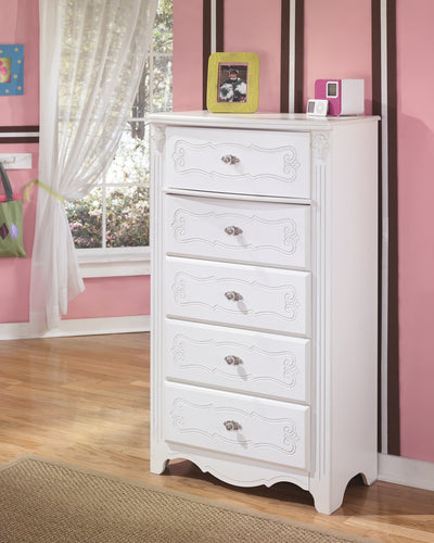 Exquisite Signature Design by Ashley Chest image