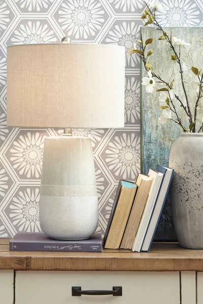Shavon Table Lamp - Dream Furniture Outlet