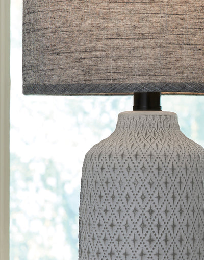 Donnford Table Lamp - Dream Furniture Outlet