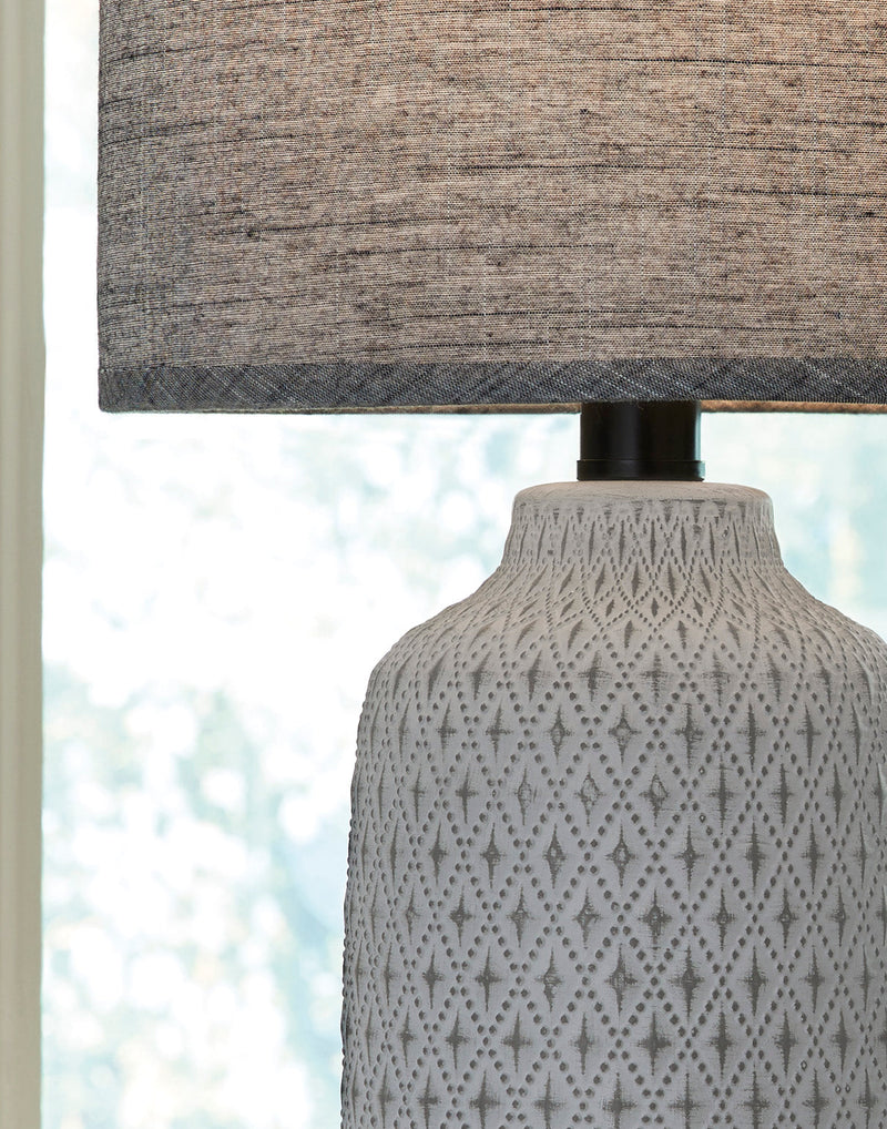 Donnford Table Lamp - Dream Furniture Outlet