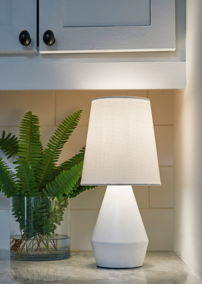 Lanry Table Lamp - Dream Furniture Outlet