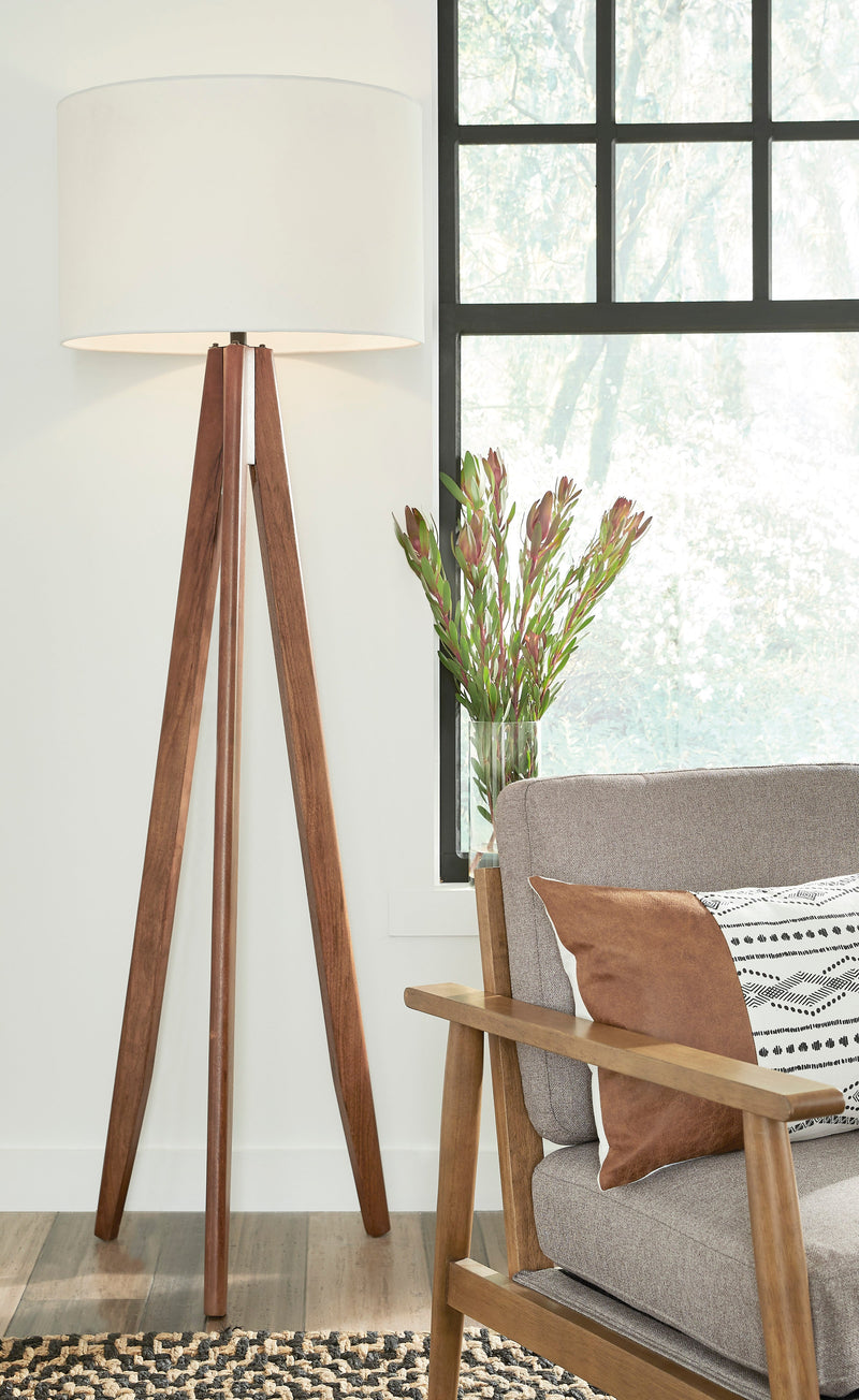 Dallson Floor Lamp - Dream Furniture Outlet