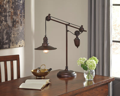 Kylen Desk Lamp - Dream Furniture Outlet