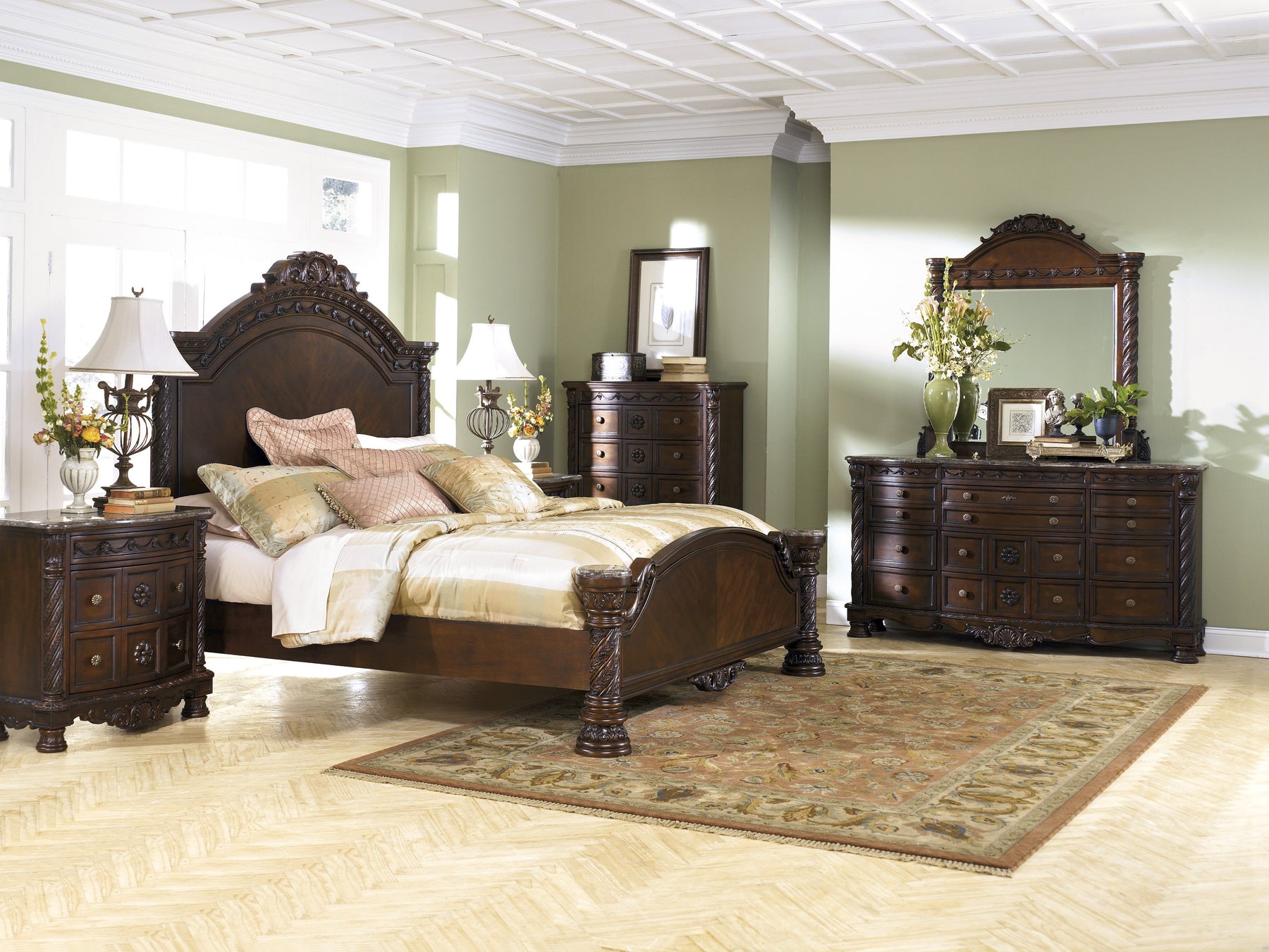 North Shore Millennium 5 Piece Bedroom Set