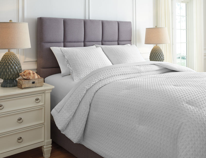 Maurilio 3-Piece King Comforter Set - Dream Furniture Outlet