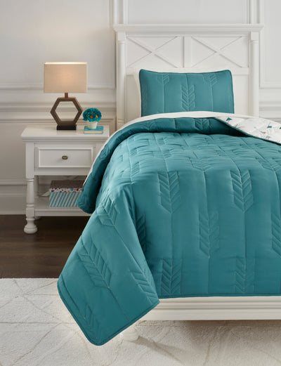 Averlett Full Quilt Set - Dream Furniture Outlet