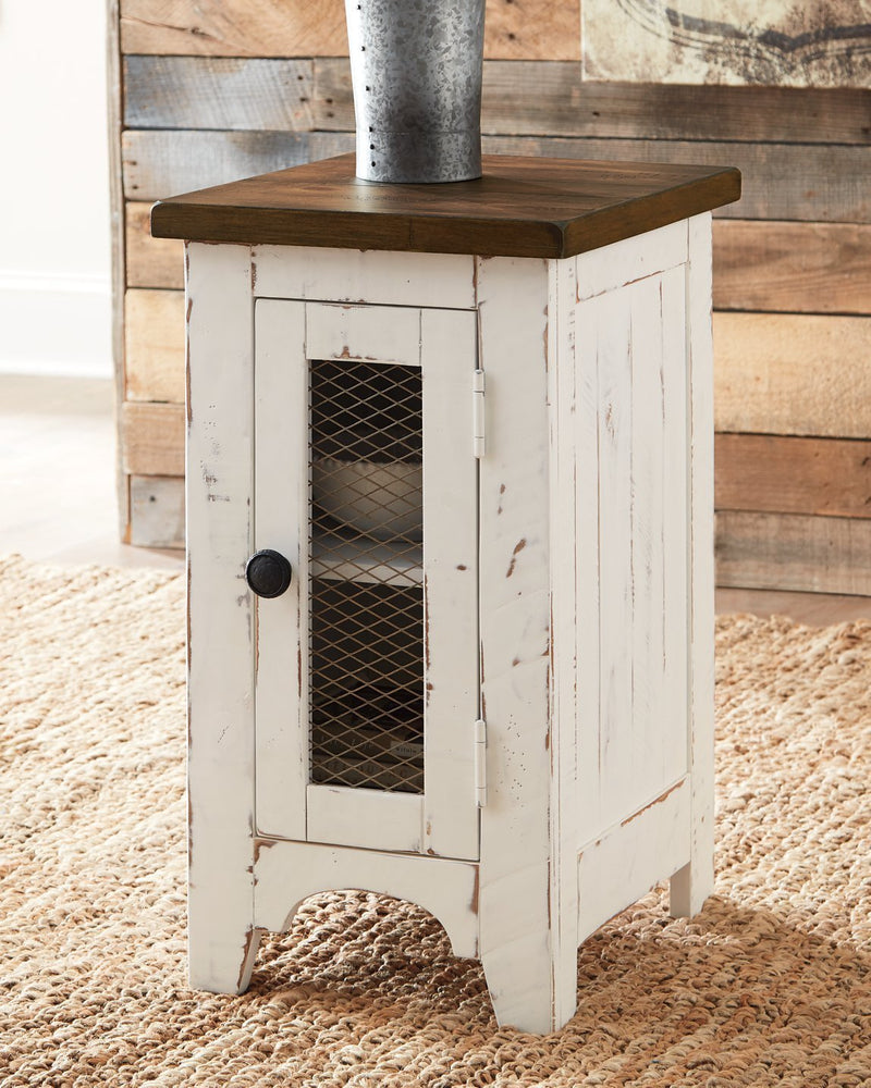 Wystfield Signature Design by Ashley End Table Chair Side image